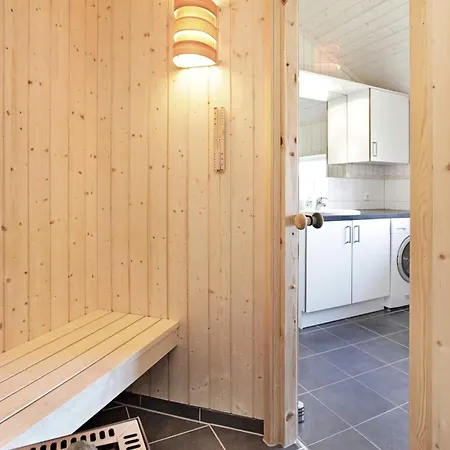 8-person With Sauna Ferienhaus